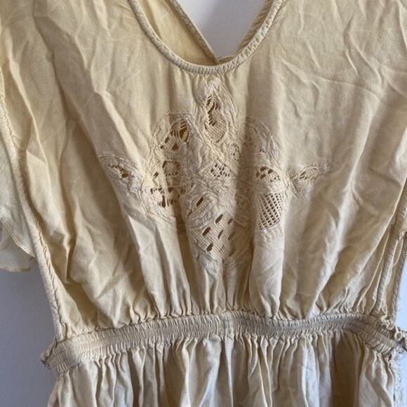 Free People New Romantics Pale Yellow V-neck Flutter Sleeve Romper Size XS - Picture 3 of 7